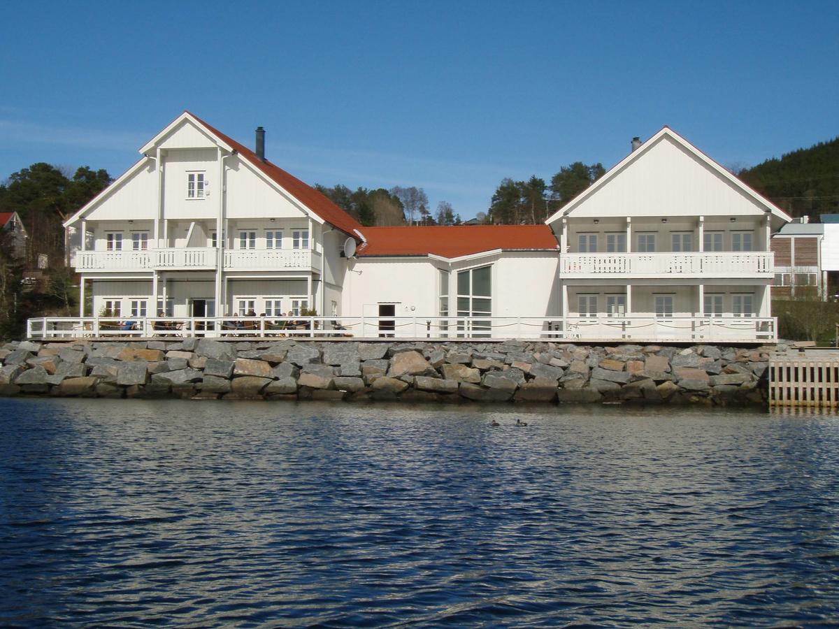 Tingvoll Fjordhotell Exterior photo